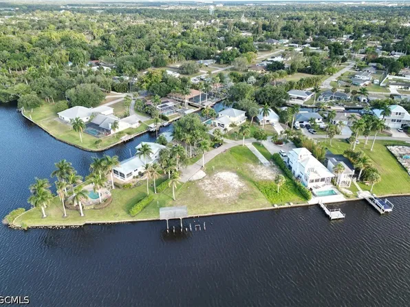 4567 E Riverside Dr, Fort Myers, FL 33905