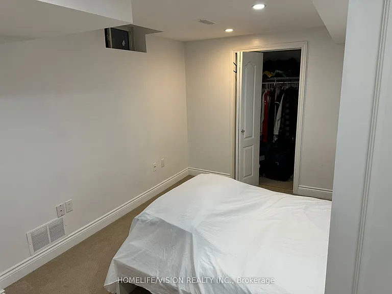 133 Austinpaul Dr #LOWER — Photo 17