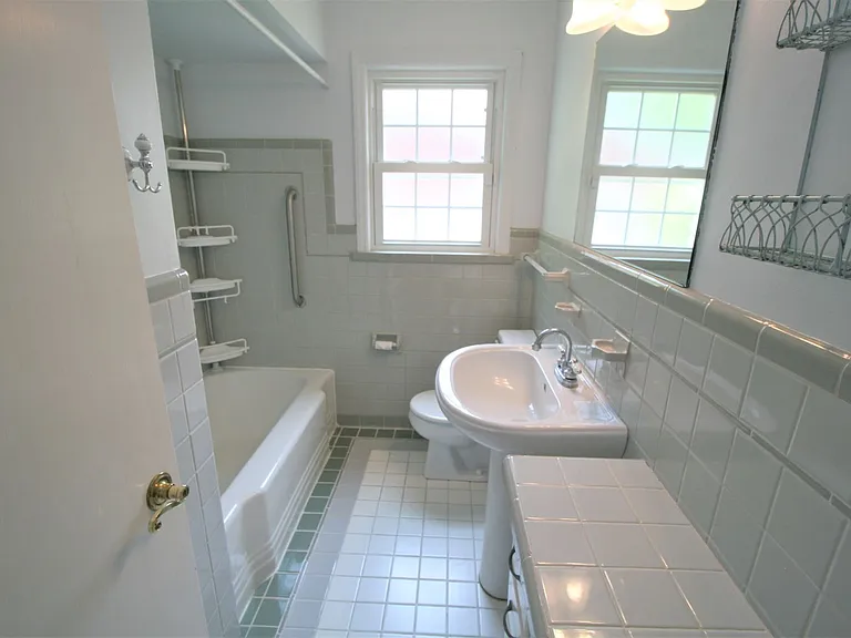 529 Reed Ln — Photo 16