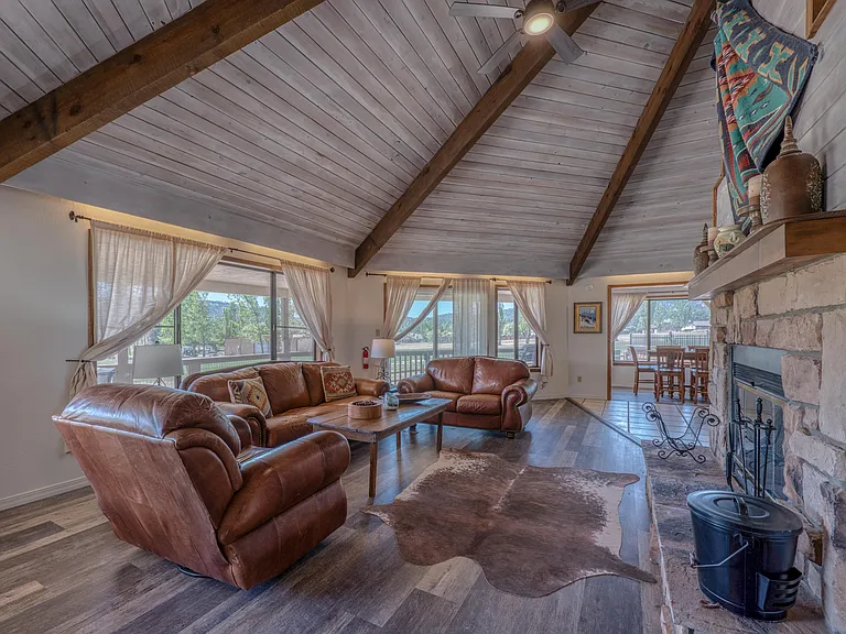 409 Barcus Rd — Photo 2