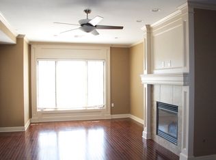 10531 Mission Rd #210, Leawood, KS 66209