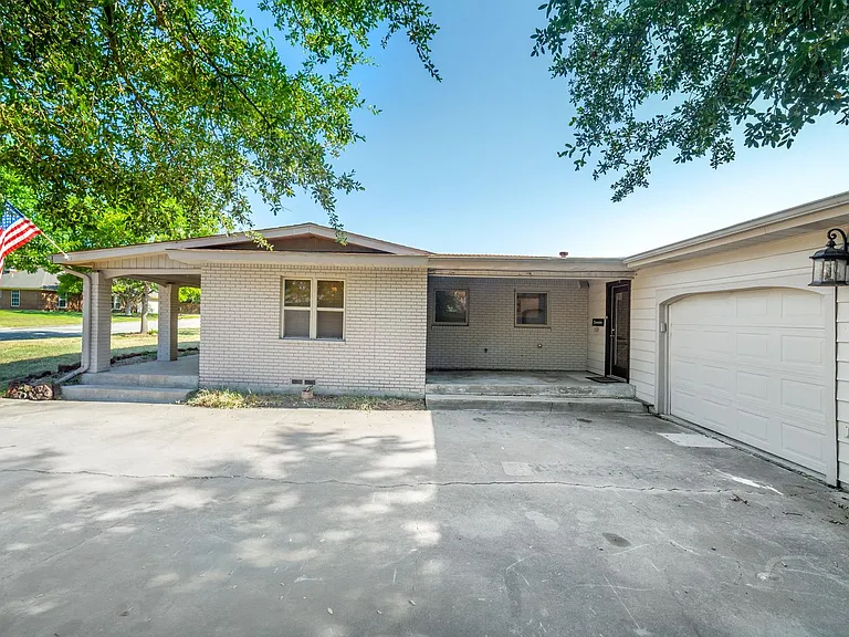1049 Summerplace Ln — Photo 11