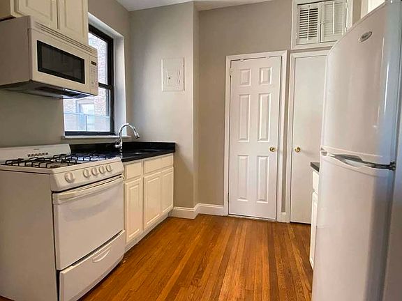2nd image of 1229 1st Ave #14A