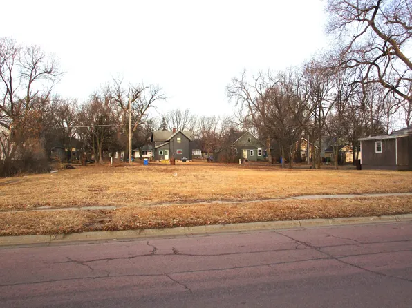 549 & 565 Frank Ave SE, Huron, SD 57350
