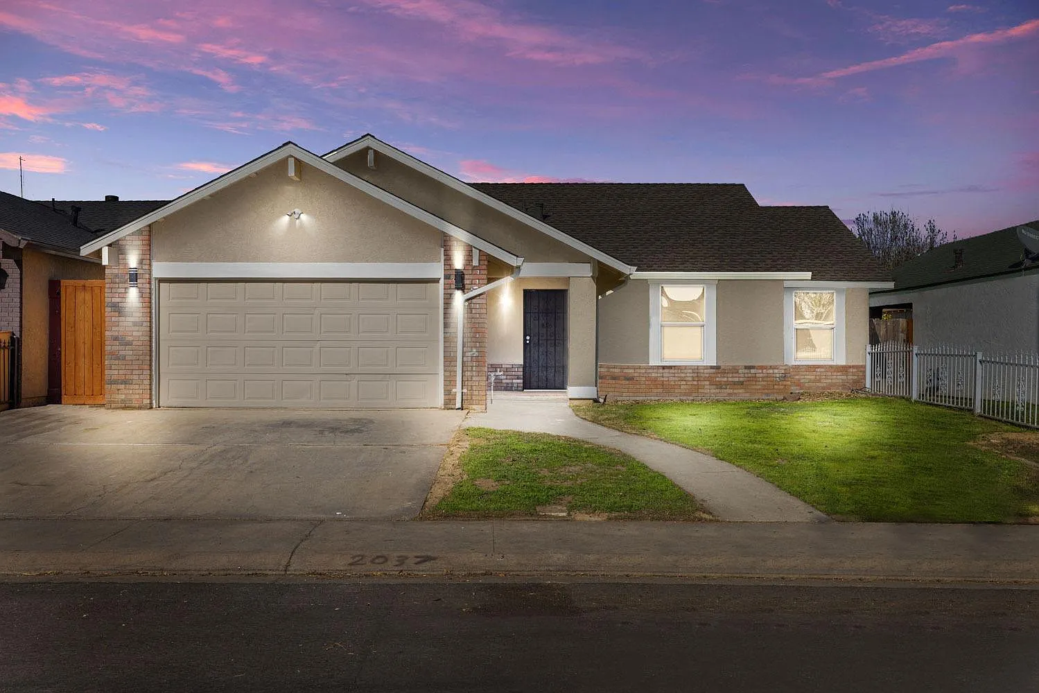 2037 Boulder Creek Dr photo 1