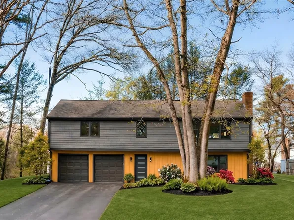 8 Emily Rd, Framingham, MA 01701