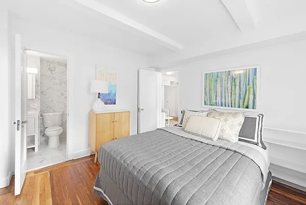 Sold by Compass | media 9