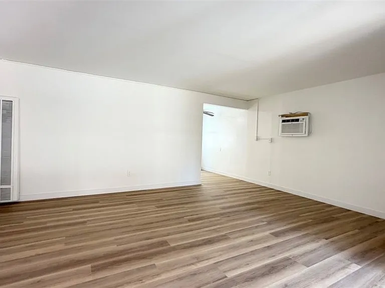 640 Ward St #2 — Photo 3