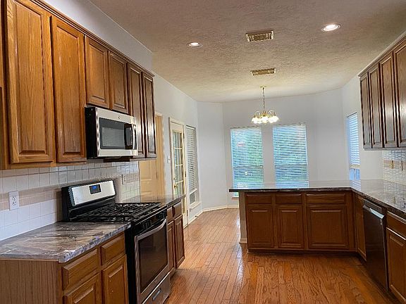 5th image of 3223 Almond Creek Dr