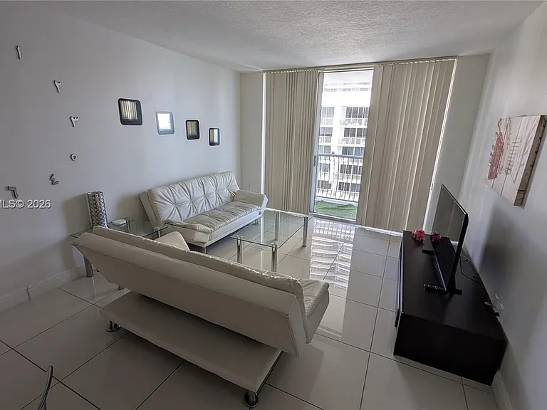 1750 N Bayshore Dr #3605 — Photo 10