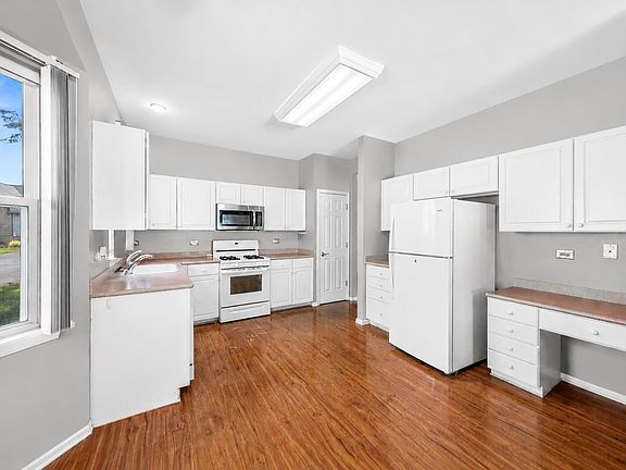 2nd image of 21009 W Torrey Pines Ct