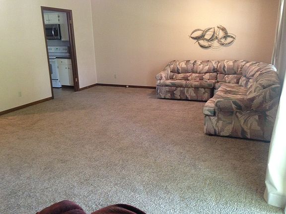 Spacious living room