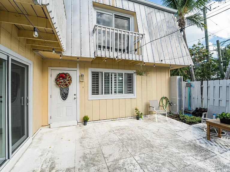 141 E Riverside Dr #10D — Photo 26