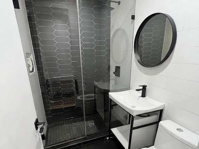 482 Onderdonk Ave #2R — Photo 10