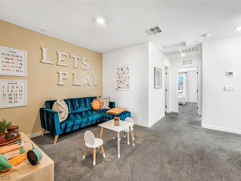 914 Rosy Starling St — Photo 24