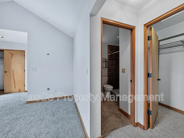 5049 SW View Point Ter #B — Photo 32