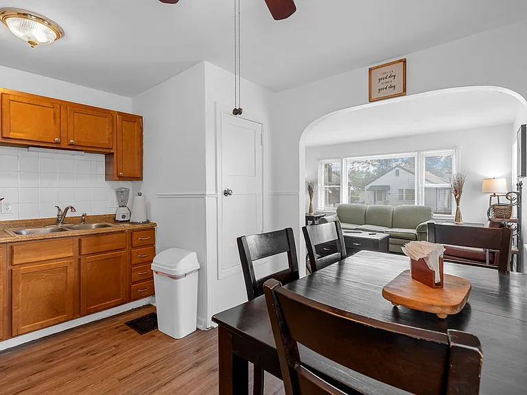 6563 Julian Ave — Photo 9
