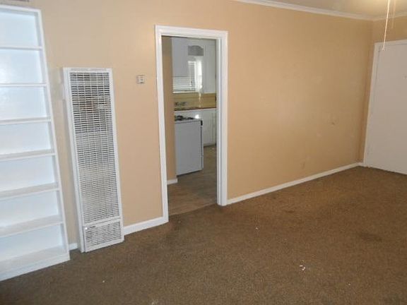4th image of 2113 Mayfair Dr E