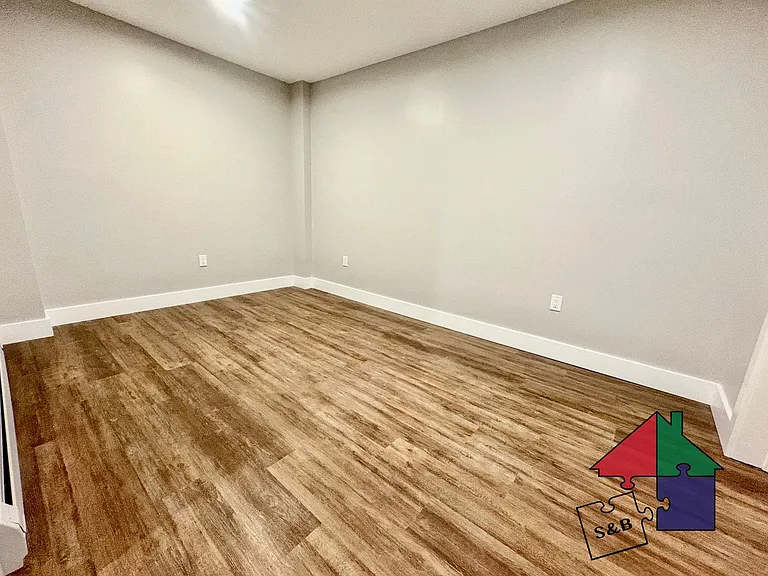 24 Mountain View St — Photo 31