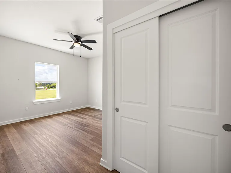 706 N Sycamore Dr — Photo 12