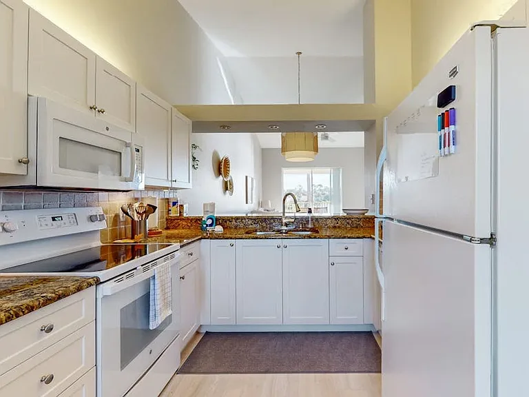 350 Robin Hood Cir #202 — Photo 8