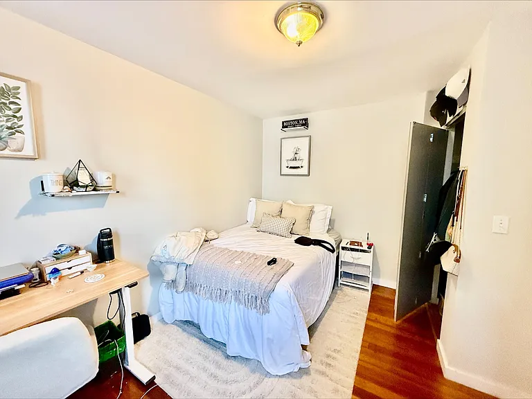 212 Hanover St #2 — Photo 18