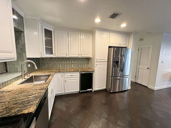 4th image of 200 P St APT D12