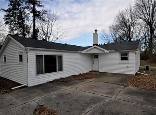 6895 Columbia Rd, Olmsted Twp, OH 44138