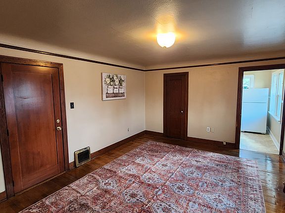 2nd image of 1528 W 6th Ave #6
