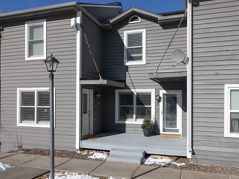 Exterior of Chinook Mountain Escape