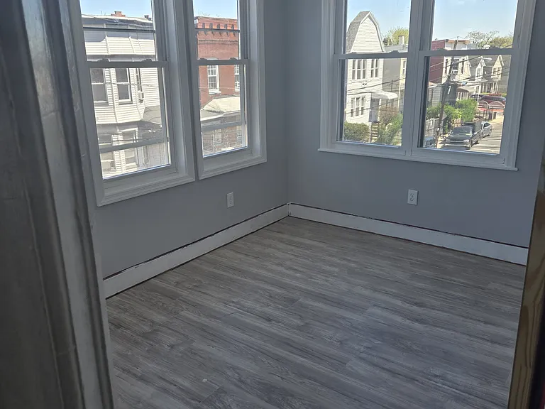 147 Myrtle Ave — Photo 3