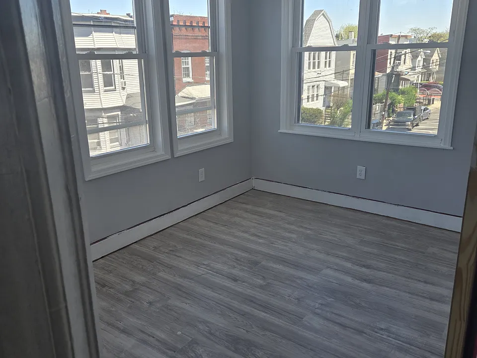 147 Myrtle Ave #2
