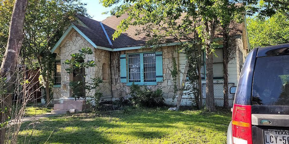 1st image of 2105 W Magnolia Ave