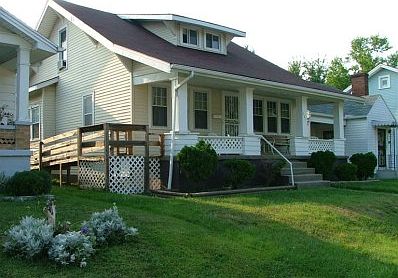 1st image of 221 Burleigh Ave