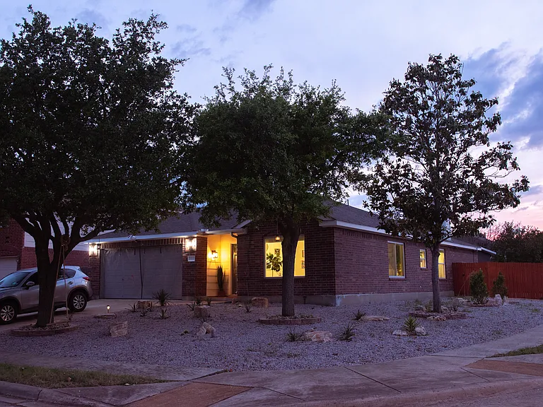 15030 Lantern Dr — Photo 29