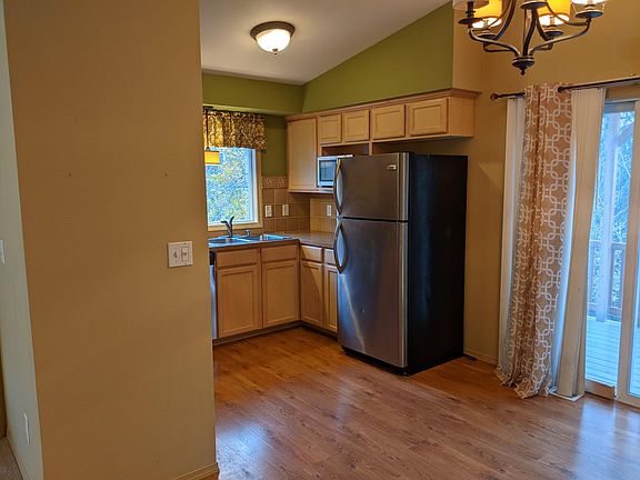 3rd image of 1410 Fruitland Dr