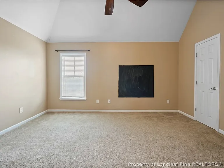 415 Highgrove Dr — Photo 34