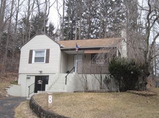 8 Red Mill Rd, Cortlandt Manor, NY 10567