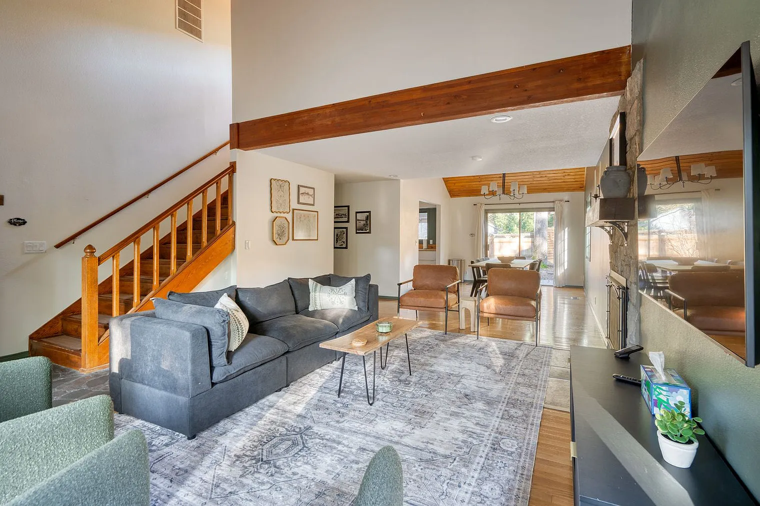 4 bed, 2.0 bath, 1991 sqft, $7,818 — Photo 4