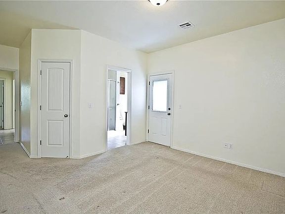 4th image of 4428 W Bungalow St