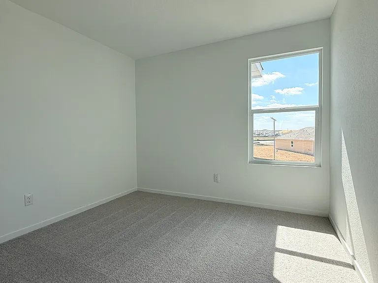 3195 Dispatch Dr — Photo 22