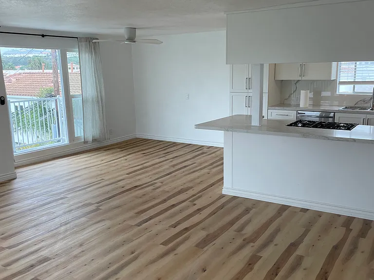 141 Avenida Florencia — Photo 8