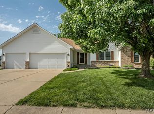 1387 Sunview Dr, O'Fallon, MO 63366