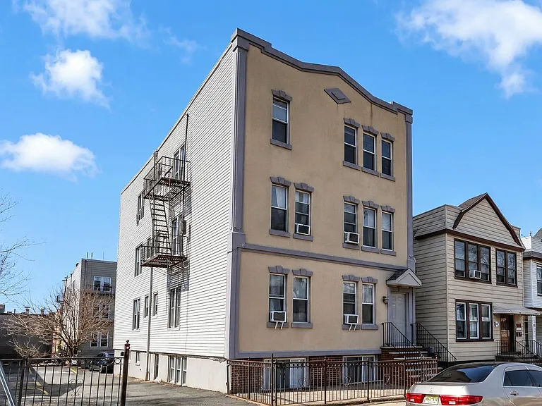 305 Cator Ave #1F — Photo 14