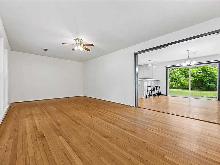 5242 Beechnut St — Photo 2
