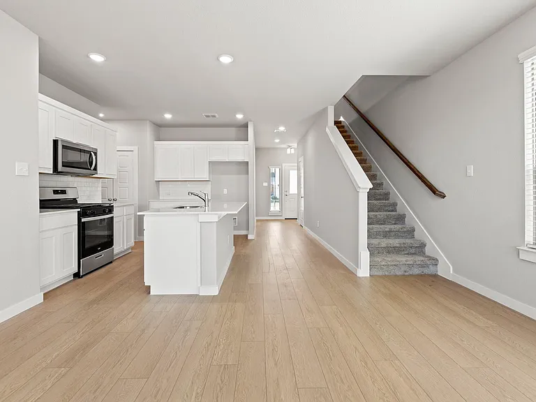 102 Travine Dr — Photo 5