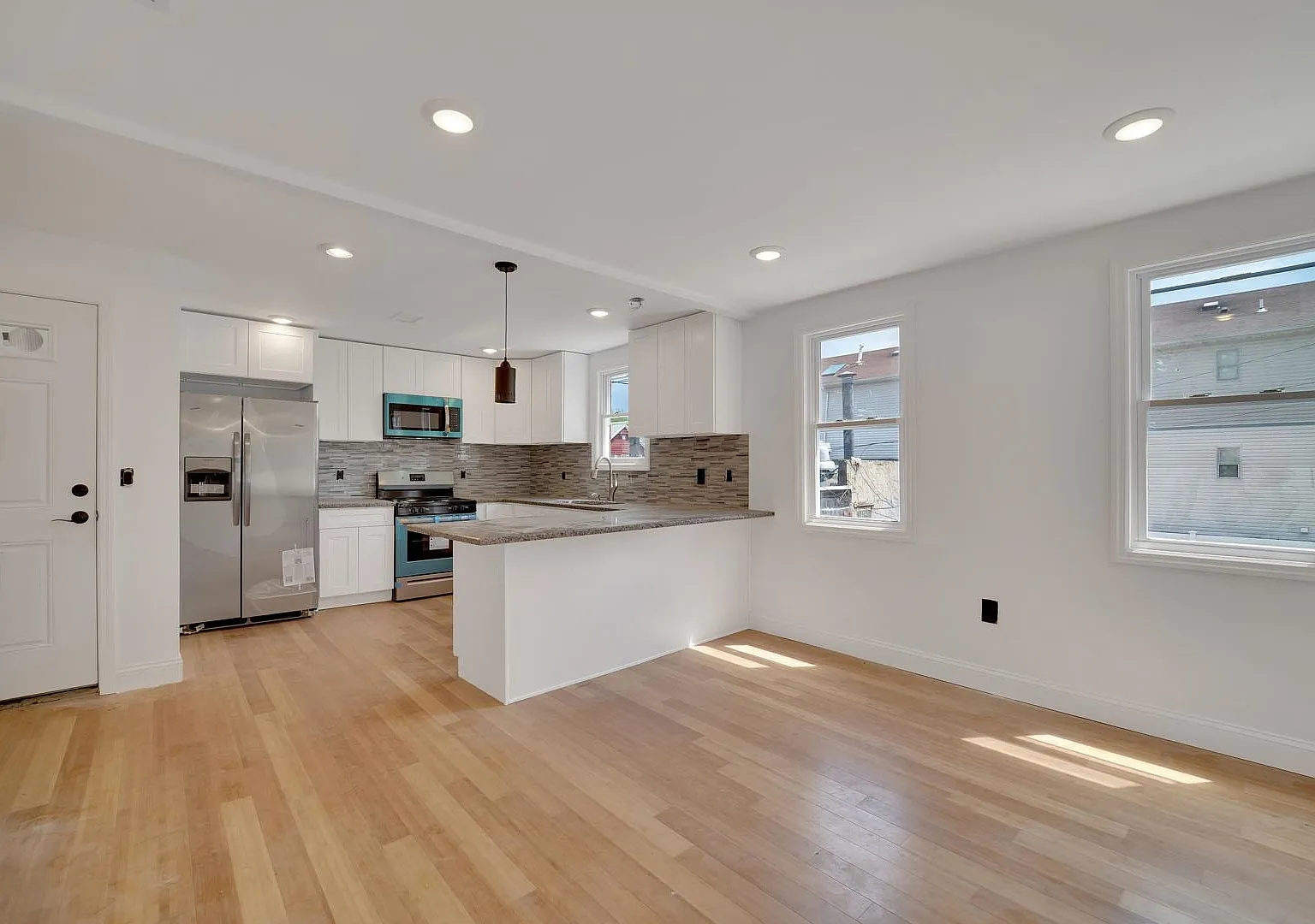 2 bed, 2.0 bath, $2,600 — Photo 4