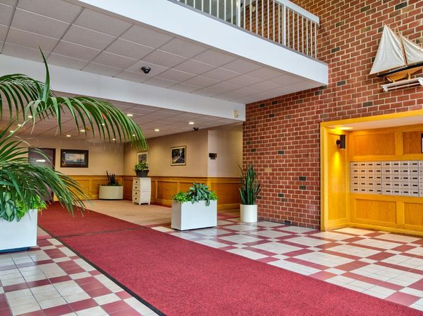 300 Commandants Way #408