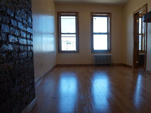 4th image of 300 S 3rd St APT 2A