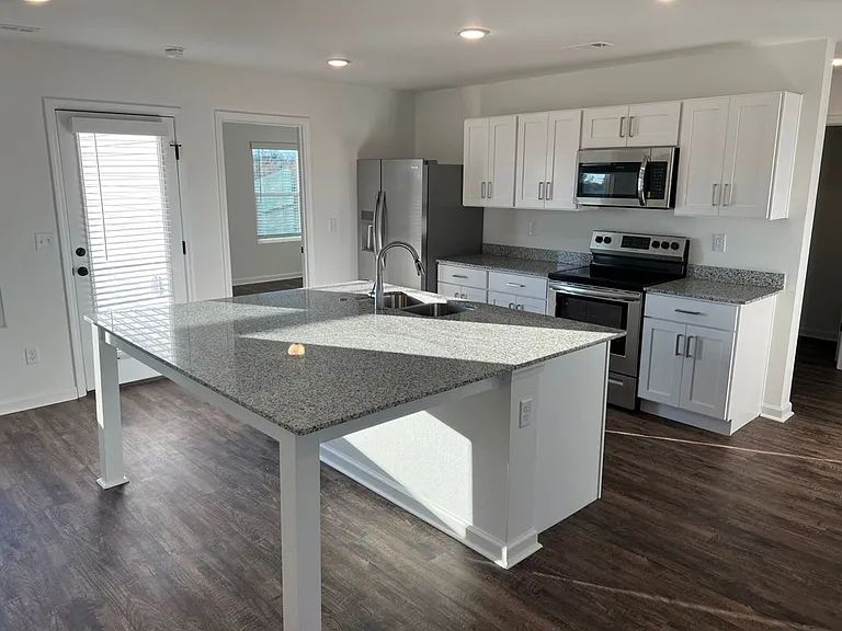 608 Short Leaf Ln — Photo 4